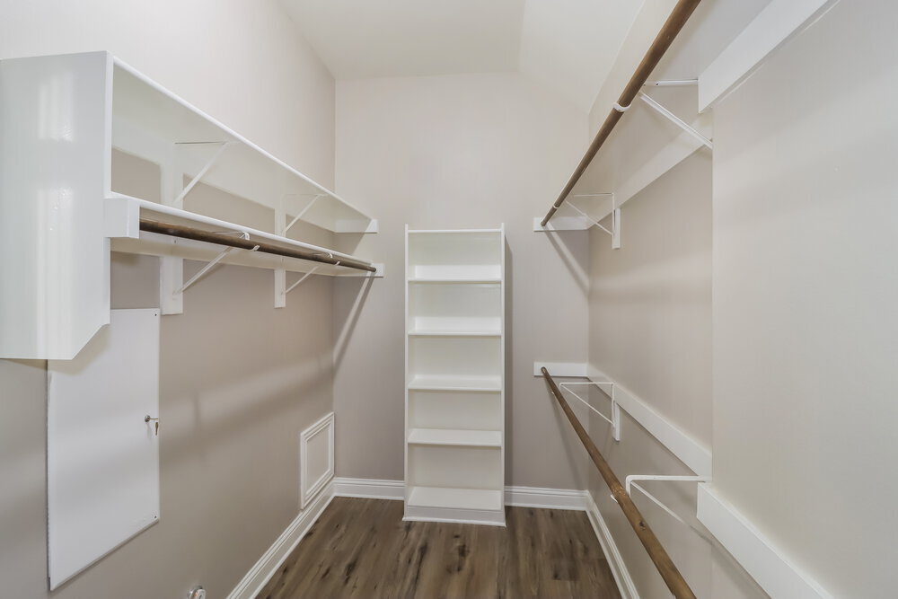 Building Photo - 116 Buescher Cove