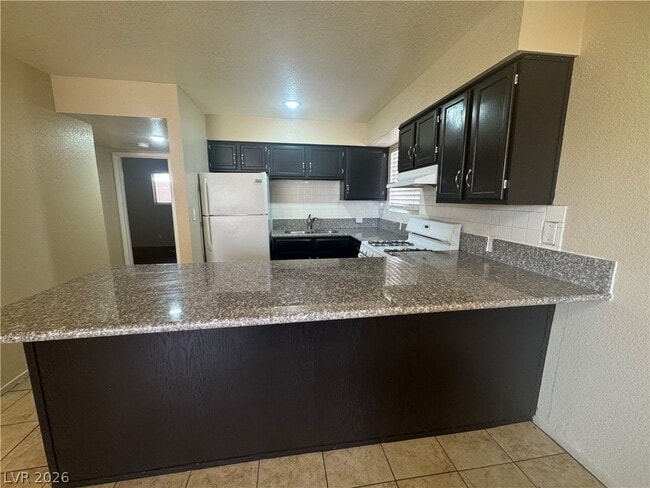 Building Photo - 4360 Twin View Cir