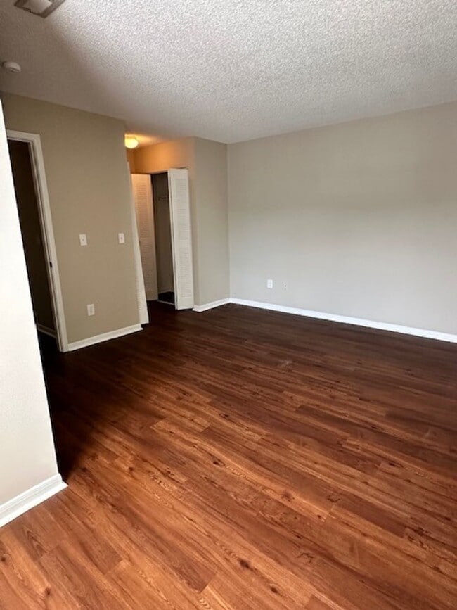 Building Photo - Private Condo in The Meridian, Mount Pleasant - Available July 1, 2026!