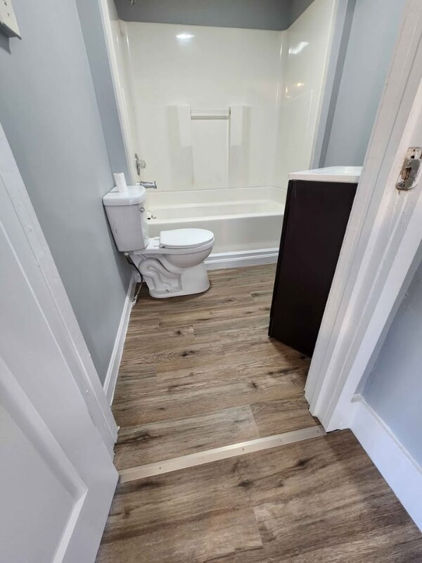 Building Photo - 538 Hall St