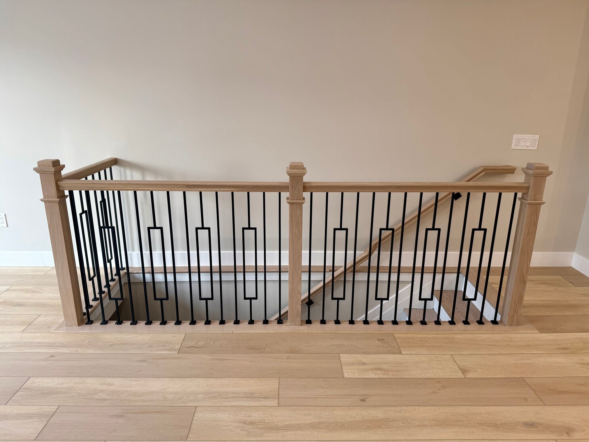 Building Photo - 906 Main St