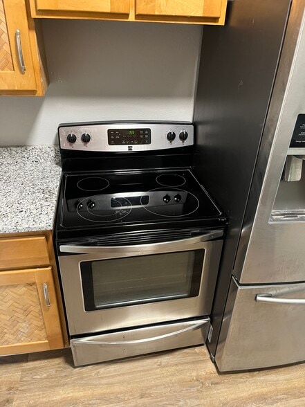 Building Photo - 8715 Fowler Ave