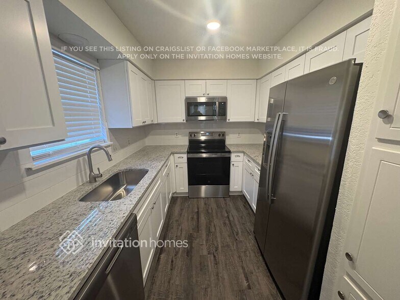 Building Photo - 5205 Hideaway Ct