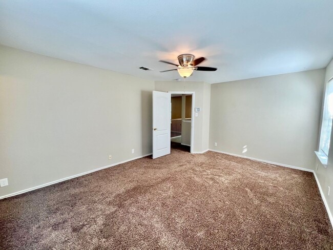 Building Photo - *COMING SOON* *MOVE IN SPECIAL* Pet-Friendly 3BD/2.5BA with Bonus Loft, Deck & Garden Tub – Near ...