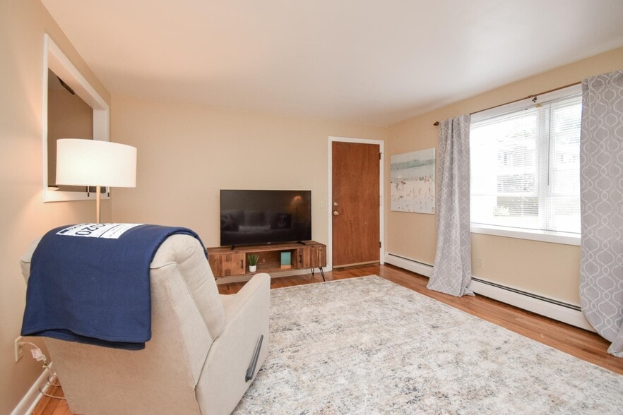 Building Photo - 70 Carroll Ave