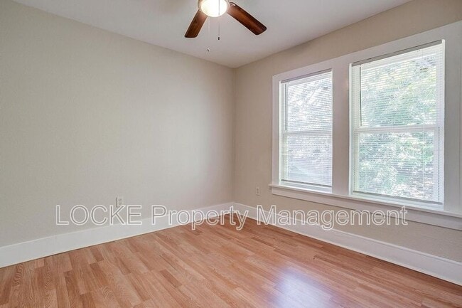 Building Photo - 1016 E Arlington Ave