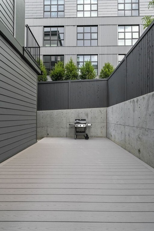 Building Photo - 610 Rutherford Ave