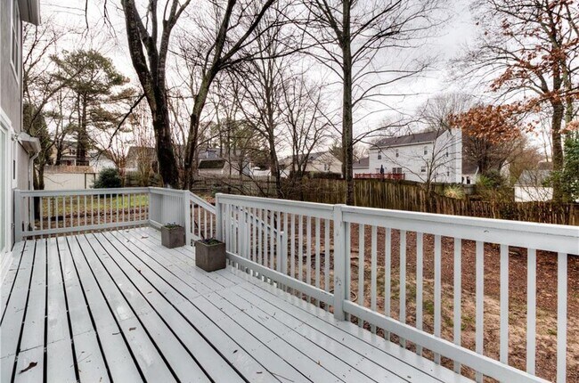 Building Photo - 420 Poplar Glen Ct