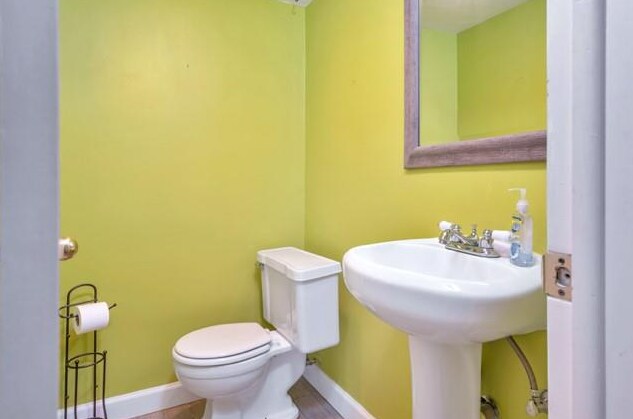 Building Photo - 777 SE 2nd Ave