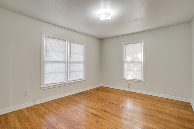 Building Photo - 3647 Washburn Ave