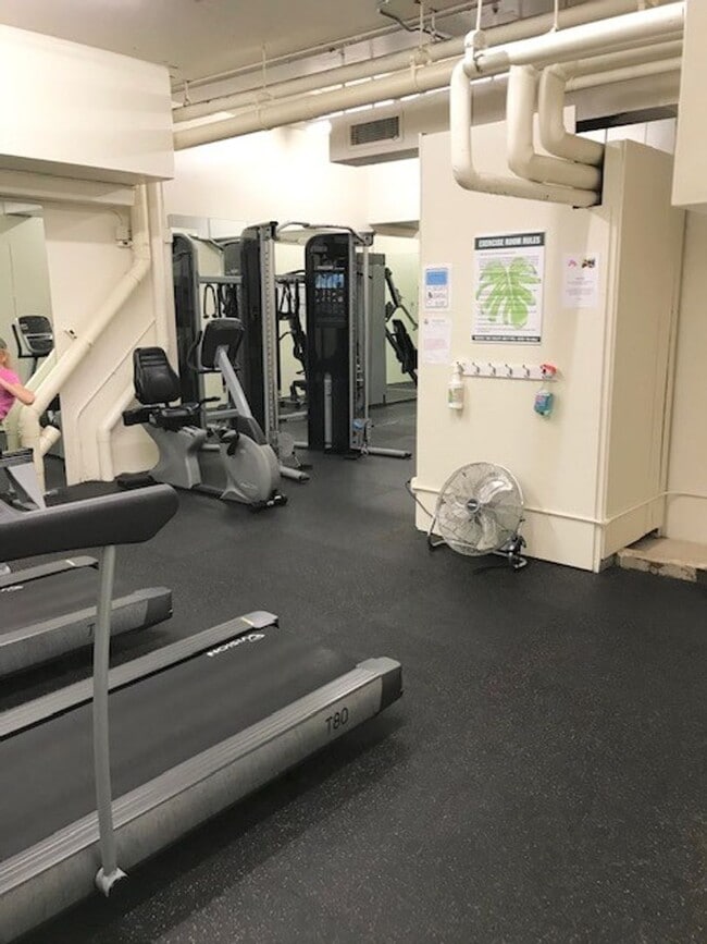 Building Photo - $3,400, Plaza HI Kai Condo, Furnished 2-Be...