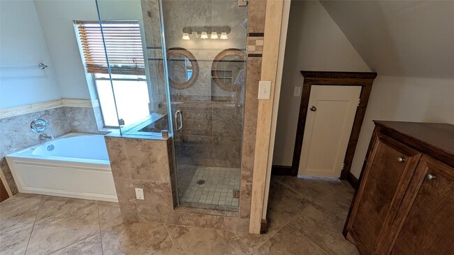 Building Photo - 702 Paschall St