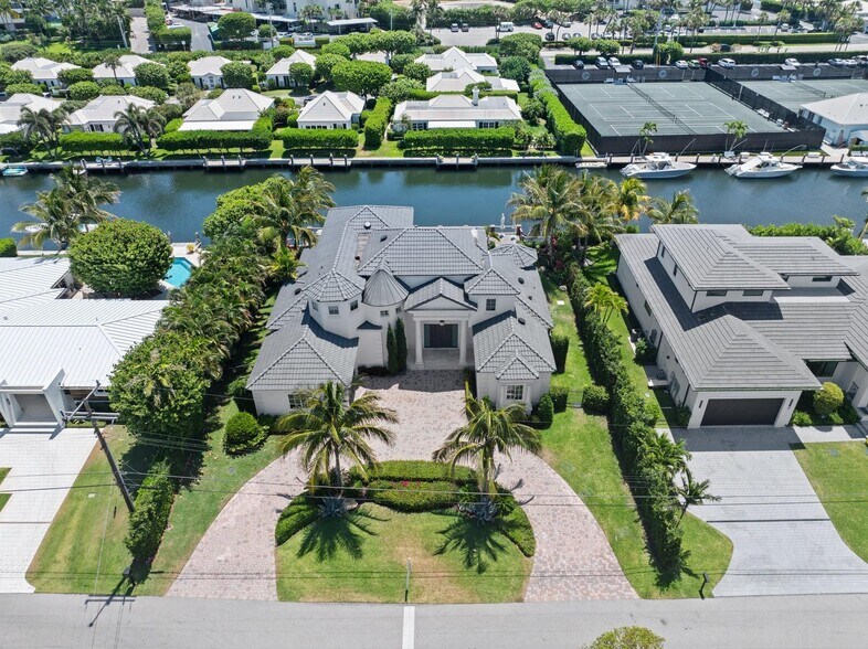 Primary Photo - 81 Island Dr S