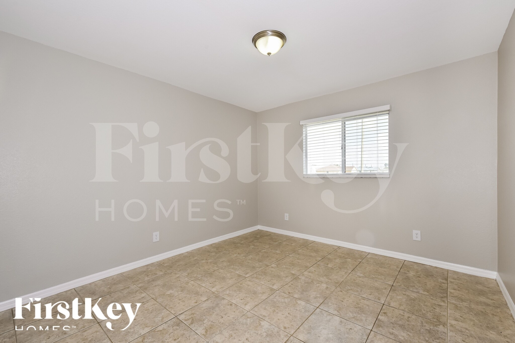 Building Photo - 817 NE 9th St