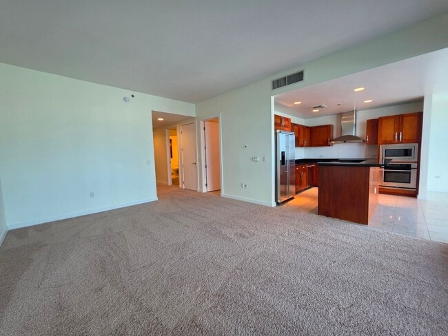 Building Photo - Fantastice High Rise with Full City Views!