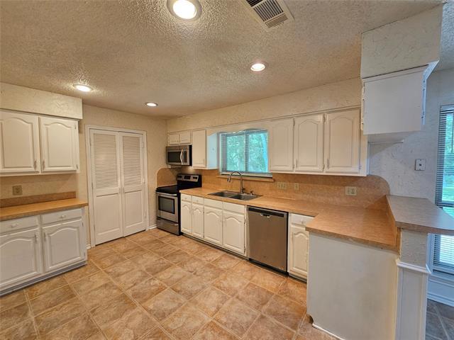 Building Photo - 116 Park Cir
