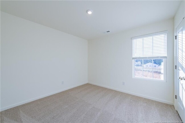 Building Photo - 55 Fern Ridge Dr