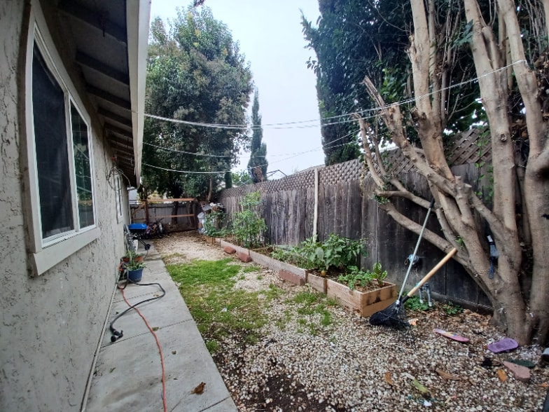 Building Photo - 1111 Central Ave