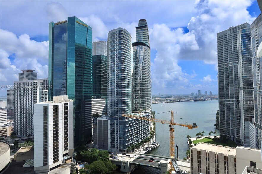 Building Photo - 41 SE 5th St