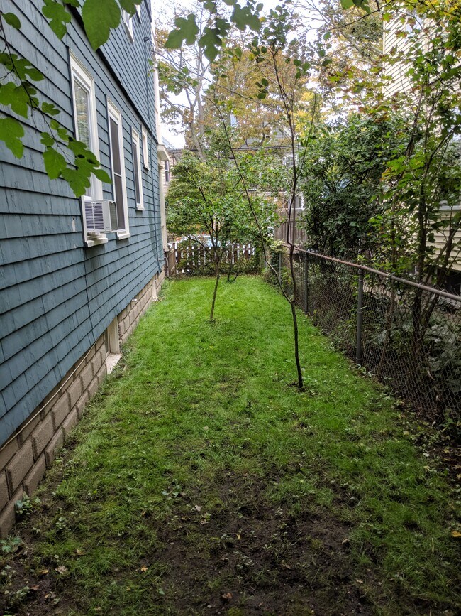 Building Photo - 76 Dudley St