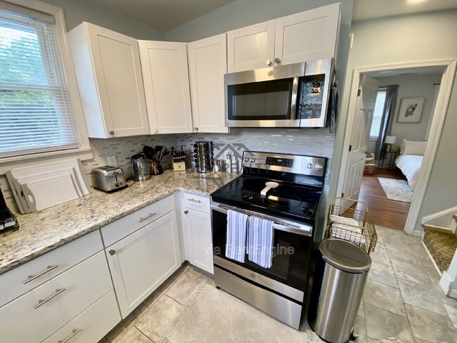 Building Photo - 3100 Stockton St