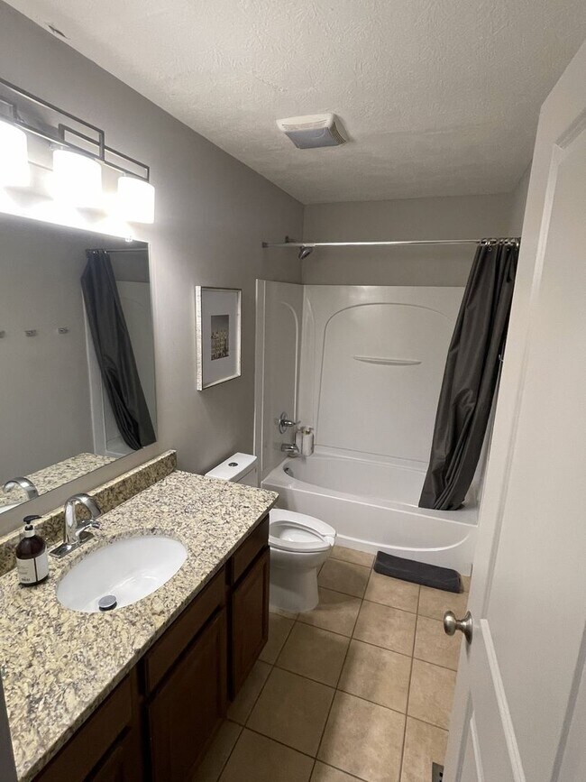 Building Photo - 94-96-96 McMillen Ave