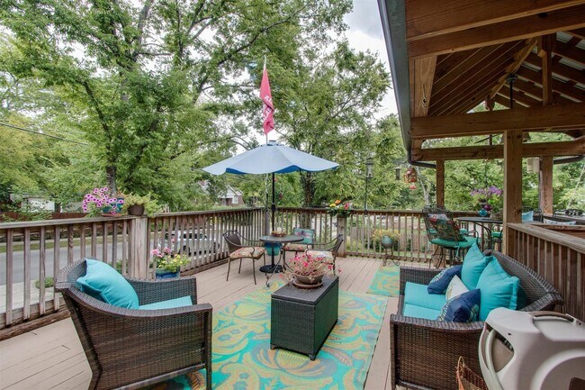 Building Photo - CHARMING RENOVATED TUDOR | WALK TO VANDERBILT & BELMONT