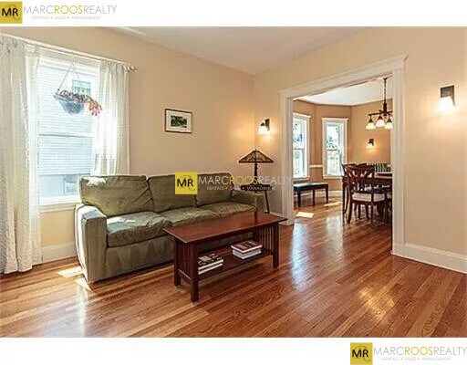 Building Photo - 178 Perham St