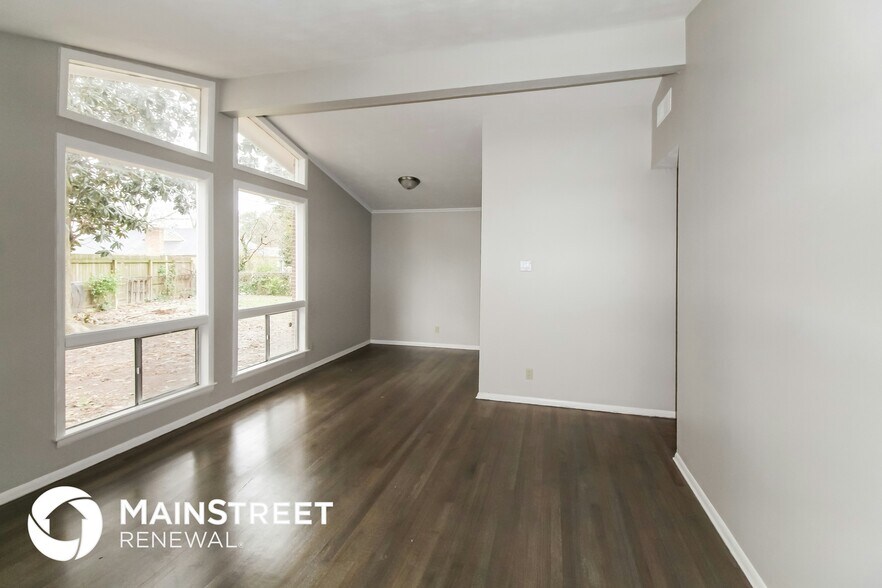 Building Photo - 2887 Landview Cove