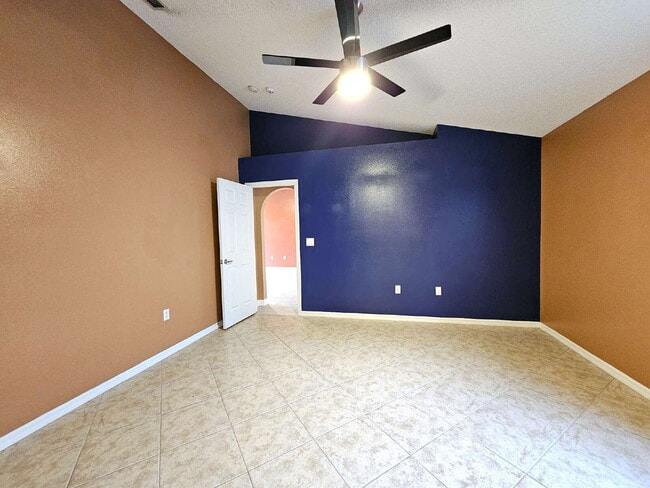 Building Photo - West Melbourne Home