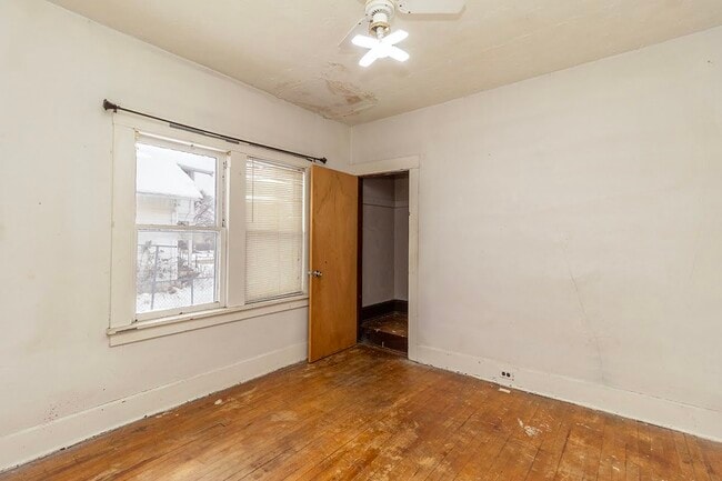 Building Photo - 2319 Hecker Ave