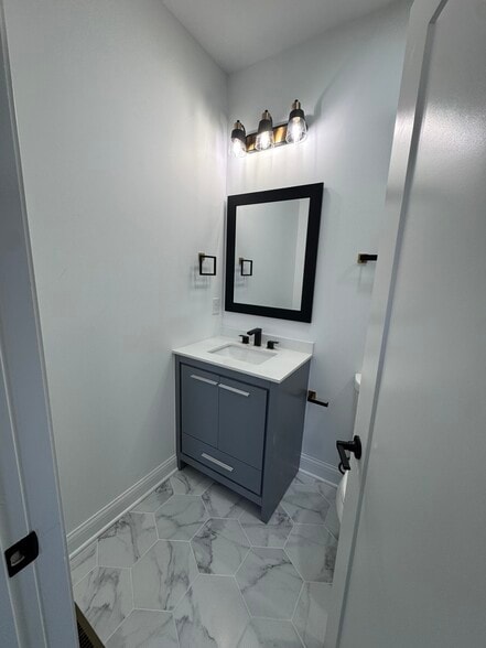 Building Photo - 961 Heyl Ave