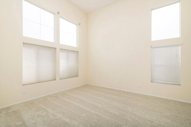 Building Photo - 3829 Via Del Rancho