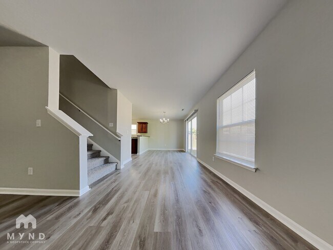 Building Photo - 1910 Sunset Village Dr