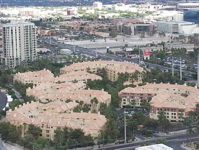 Building Photo - Meridian Luxury Top-Floor Condo with amazing Strip View (Electricity, Gas, and Internet included)