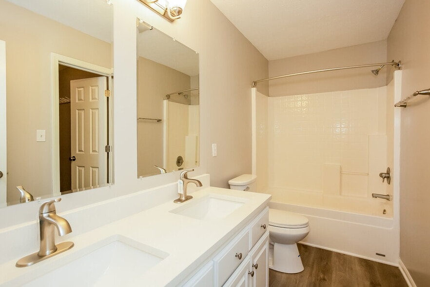 Building Photo - 1333 Cypress Dr