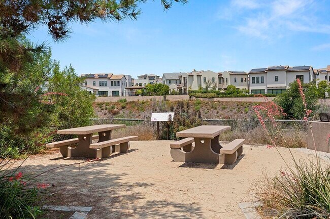 Building Photo - 13582 Hyacinth Hills Way