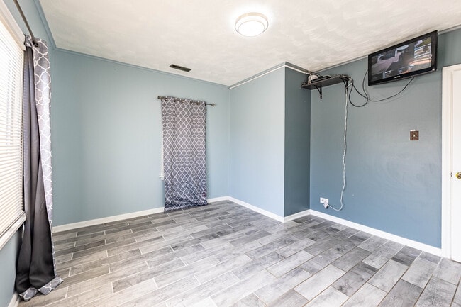 Building Photo - 7740 S Laramie Ave