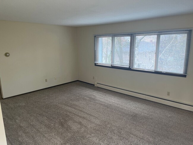 Building Photo - 2010 Greysolon Rd