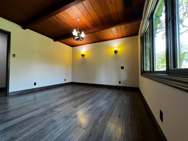 Building Photo - 1040 Covington Rd
