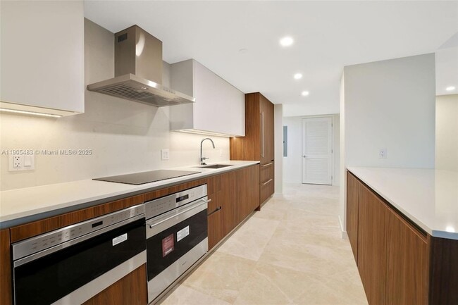 Building Photo - 1500 Bay Rd