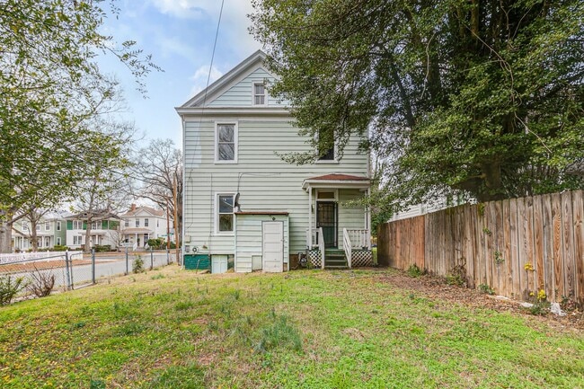 Building Photo - 3 Bedroom Home in North Highland Park ***A...