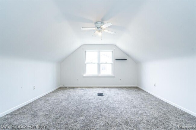 Building Photo - 1587 Leroy St