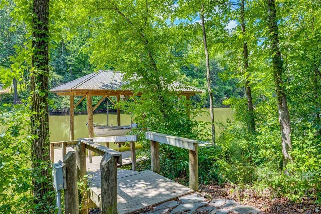 Private dock - 463 Lake Wylie Rd