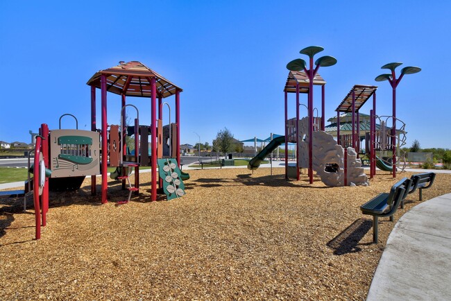 Building Photo - 4414 Banting Cres