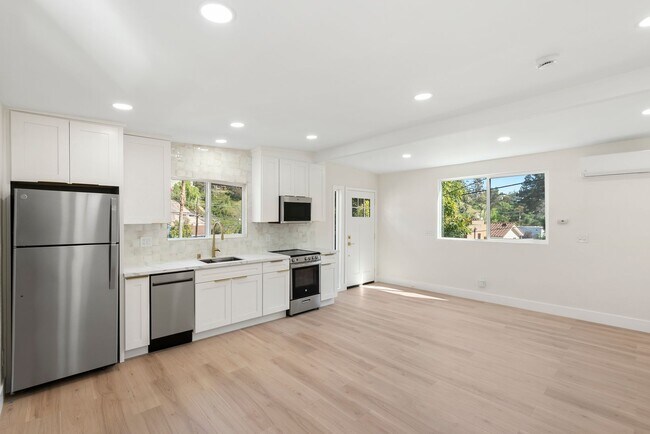 Building Photo - 3646 Curlew St