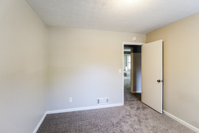 Building Photo - 5017 Dekalb Way