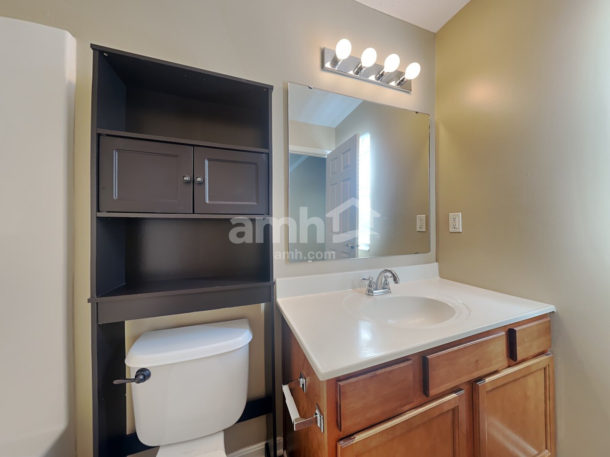 Building Photo - 5569 Windsor Ct