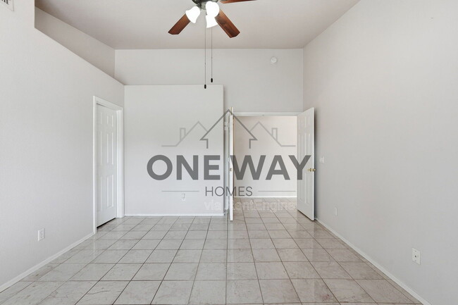 Building Photo - 819 E Cindy St