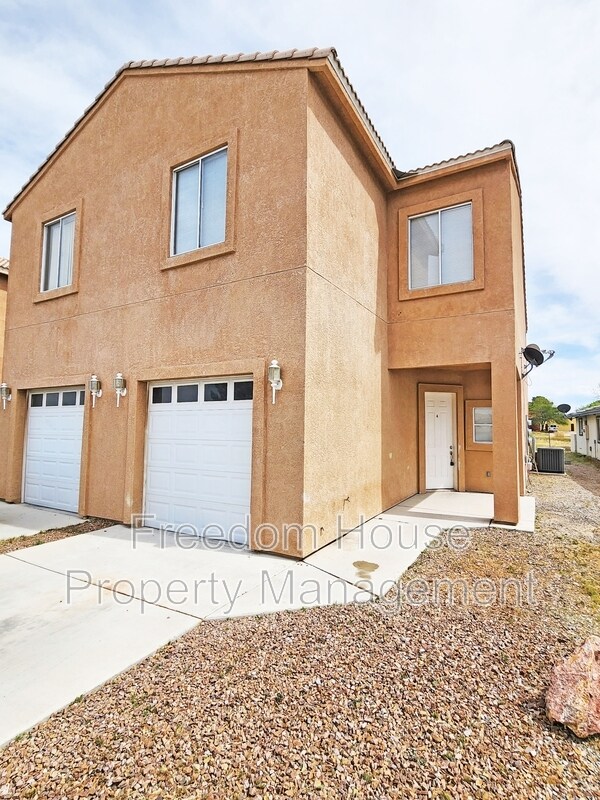 Building Photo - 1421 Star Rd